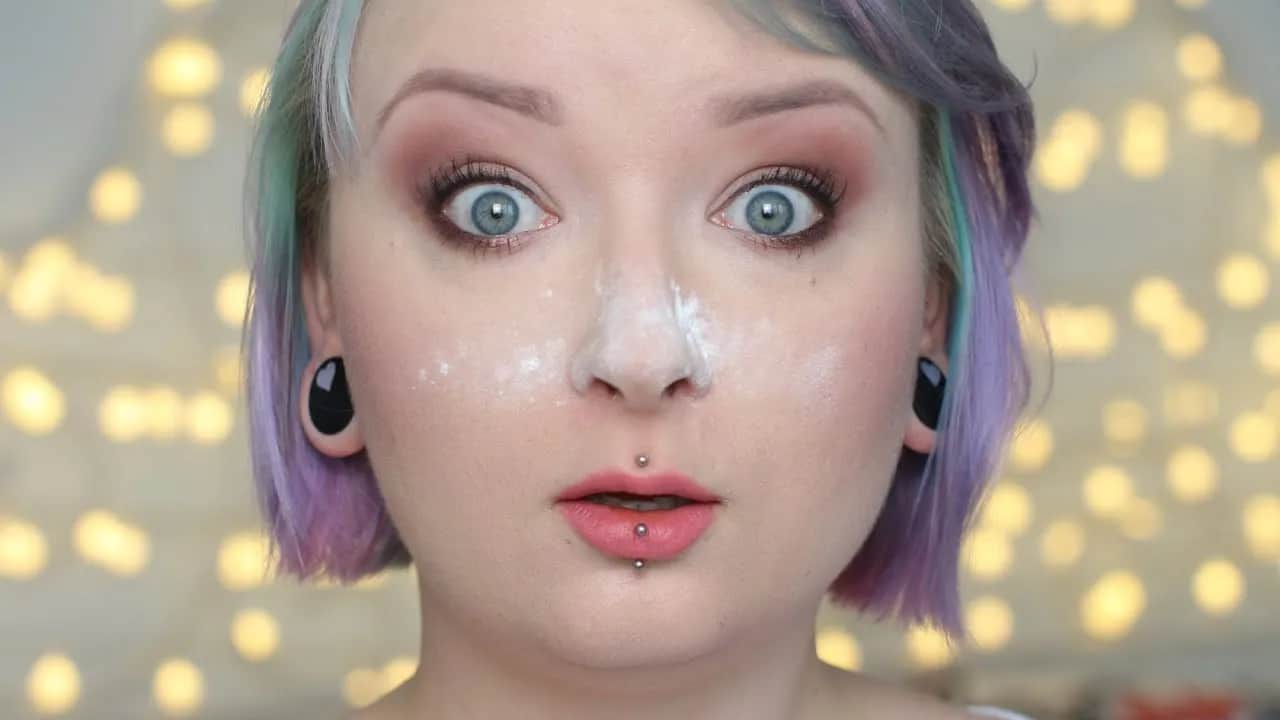 Jak zapobiec brudzeniu ubrań makijażem: 7 skutecznych trików