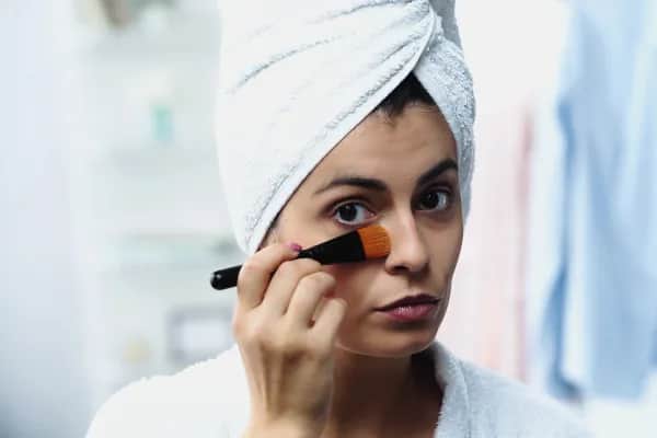 Jak skrócić nos makijażem: 5 skutecznych technik konturowania