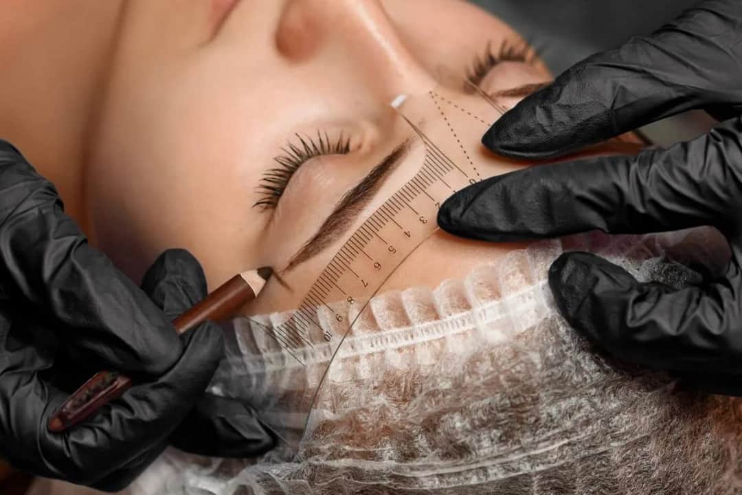 Makijaż permanentny - jak długo się utrzymuje i co wpływa na trwałość