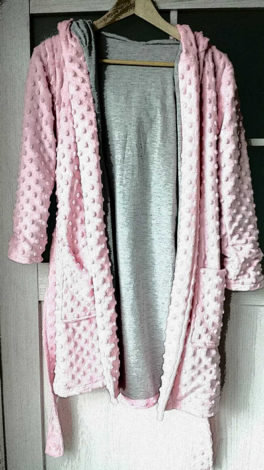 Jak uszyć szlafrok damski: prosty tutorial krok po kroku