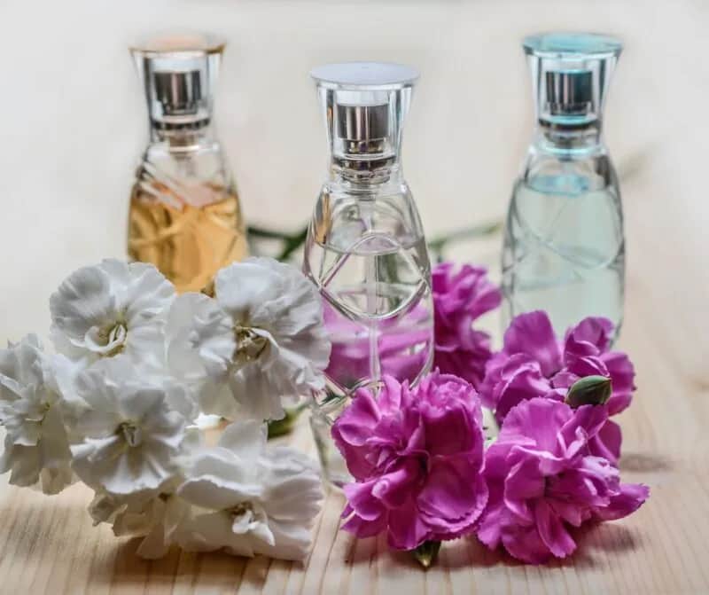 Najlepsze perfumy damskie na lato: świeże i trwałe zapachy 2023