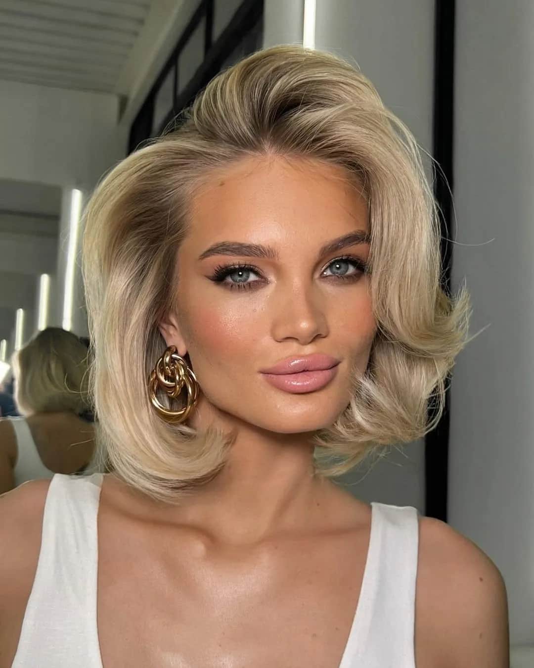 Najlepsze fryzury dla kwadratowej twarzy - 7 stylowych propozycji